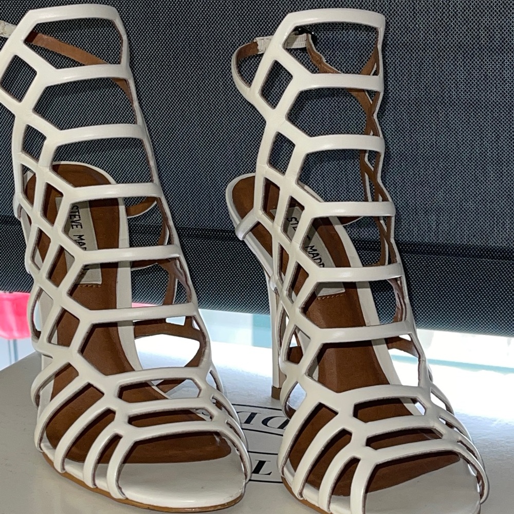 SM Slither White